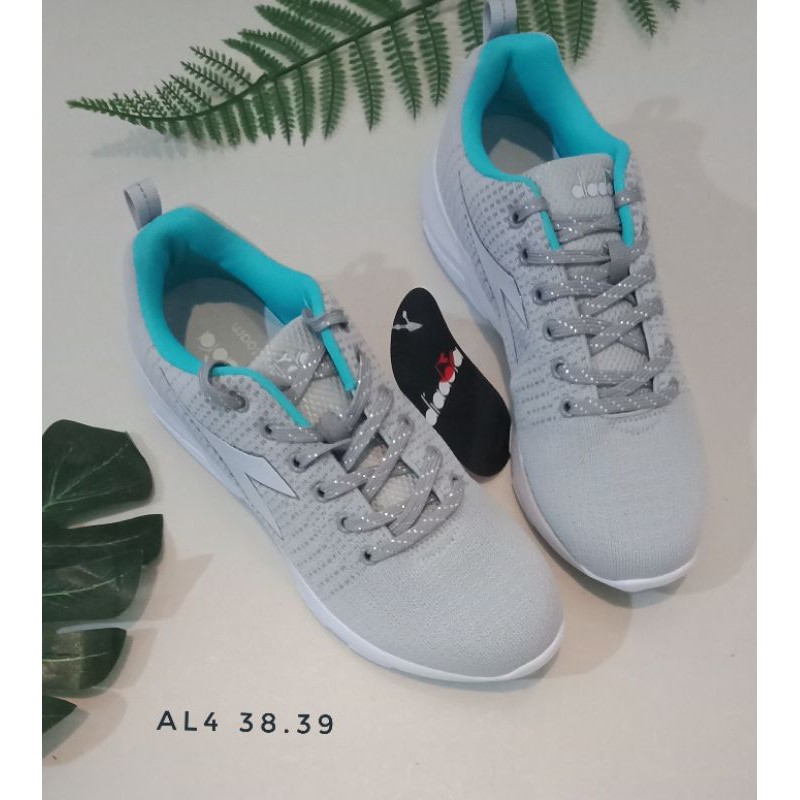 SEPATU DIADORA WANITA X RUN LIGHT 5 W SILVER DD/WHITE