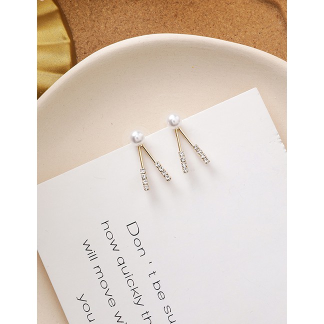 LRC Anting Tusuk Fashion White Pearl Geometric Diamond Earrings D77063