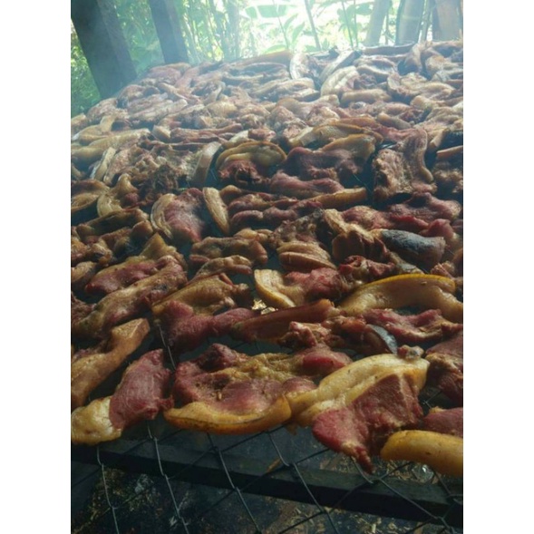 

Daging babi asap dendeng babi