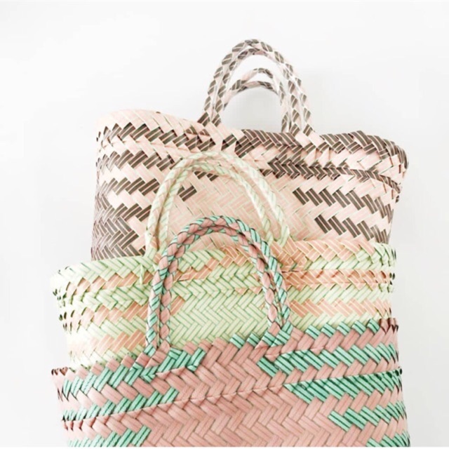 Tas belanja anyaman plastik