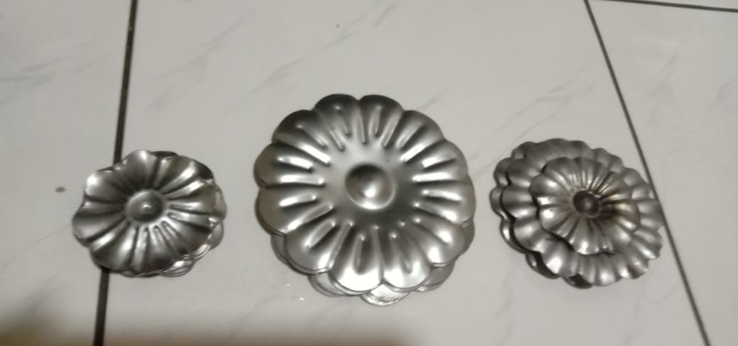 Bunga Matahari Besar Ornamen Tralis Besi Tempa