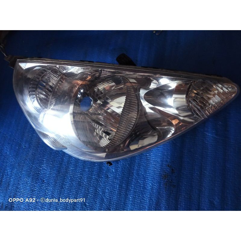 headlamp/lampu depanHonda jazz idsi 2004-2007 (kanan)