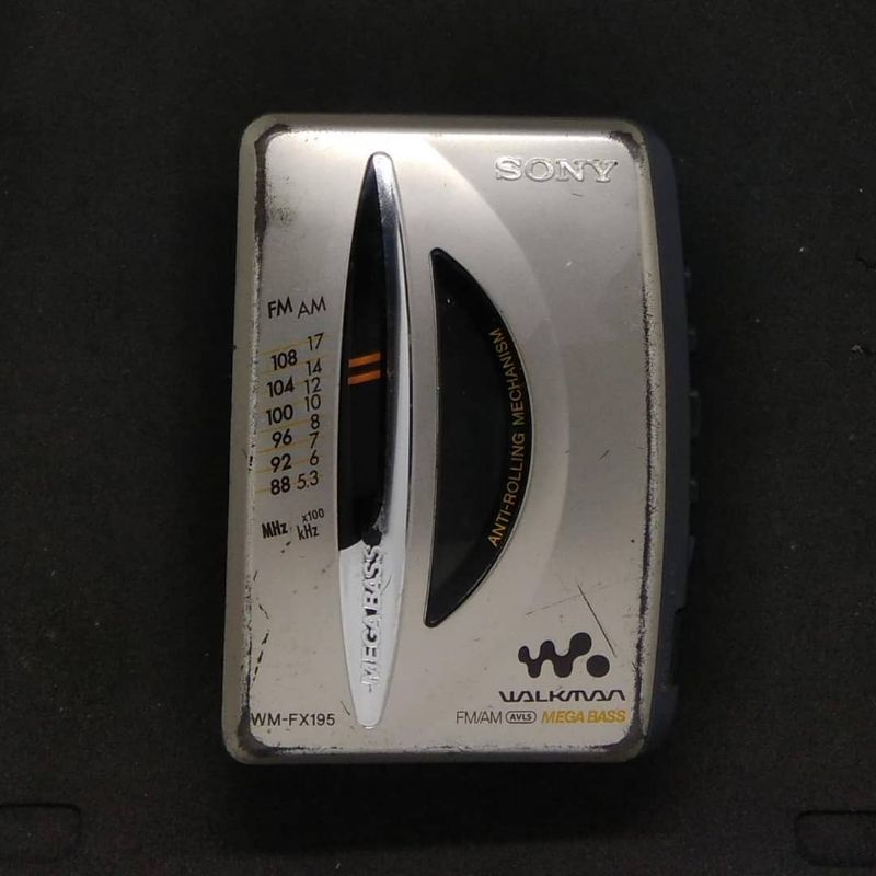 Walkman Sony WM-FX195 Radio Tape Fungsi Normal - Pemutar Kaset Pita Bekas