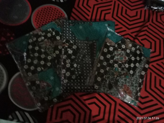 Batik Couple Keluarga Sania Ruffle Ori Ndoro Jowi Motif Hijau Tosca Lancip