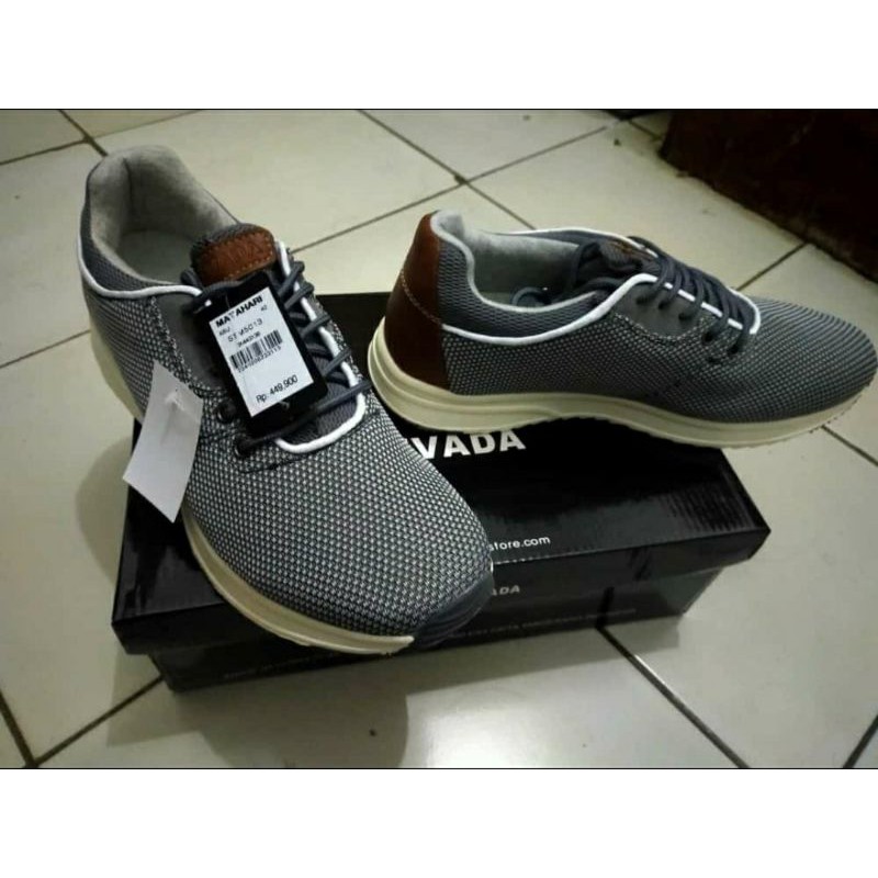 Sepatu Sneaker Slip on Pria Brand Nevada