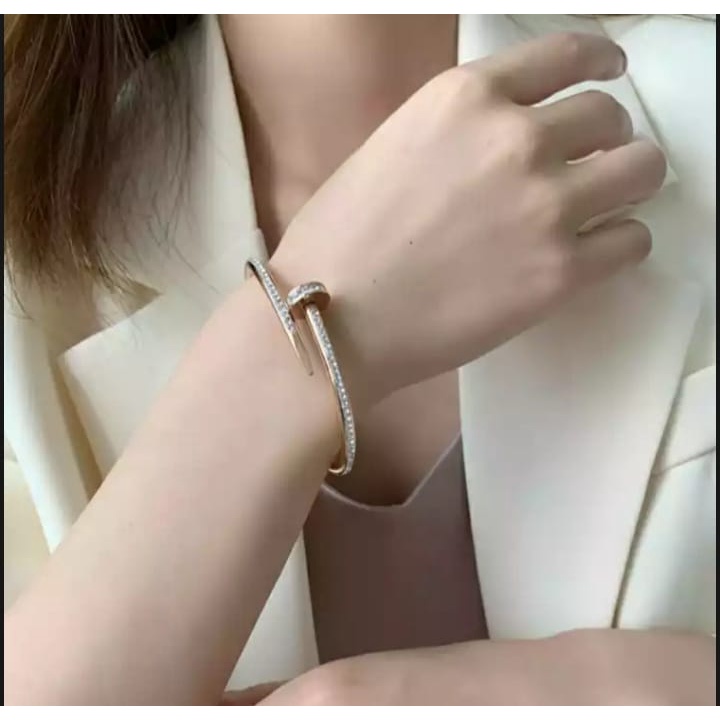 Gelang Bangle Titanium Model Paku Love Diamonds Dengan Embosan Love TITANIUM ANTI KARAT BISA BAYAR DITEMPAT