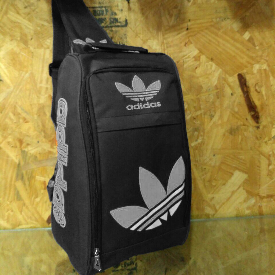 Tas Sepatu Futsal / Bola Adidas Terbaru