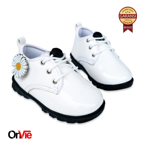 Sepatu Pesta Anak Perempuan Glossy Bertali Motif Daishi | Sepatu Korea Formal Onvie