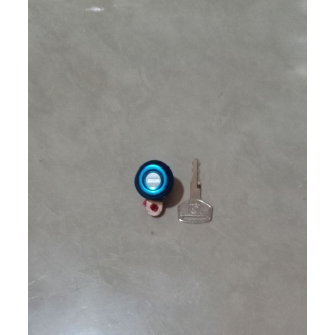 kunci pintu belakang / bagasi Toyota Corolla DX KE70 KE 70