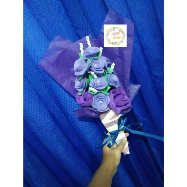 Bucket bouquet buket bunga flanel hadiah kado wisuda sidang anniversary ulangtahun lamaran valentine
