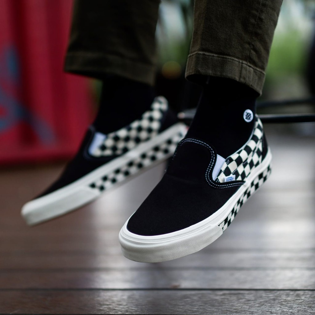 [BNIB] SNEAKERS VANS SLIP ON SIDEWALL CHECKERBOARD BW SEPATU CASUAL SKATEBOARD SPORTY-1
