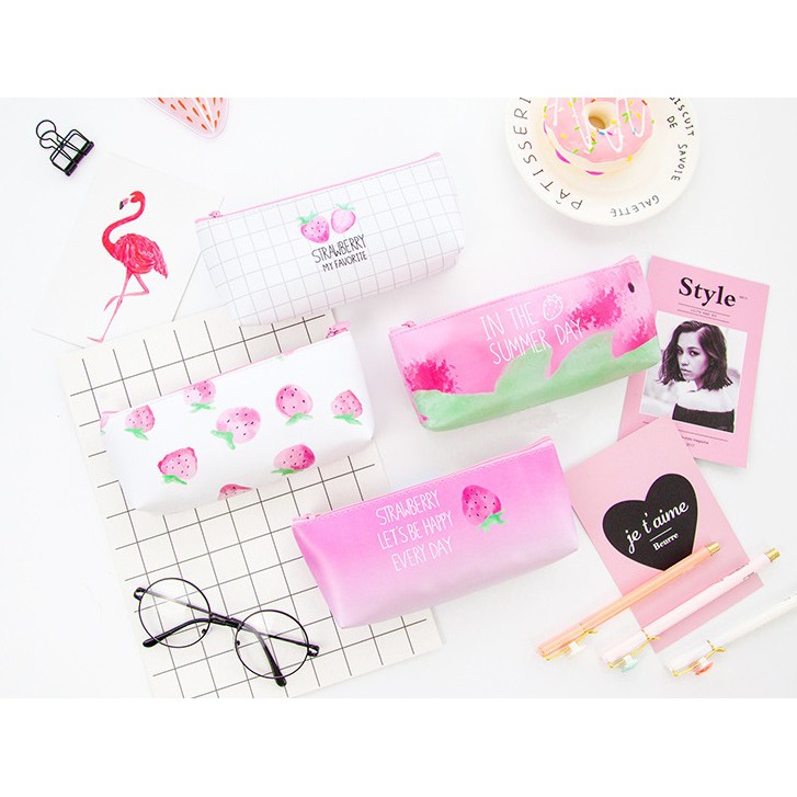 

TP003 Tempat Pensil Strawberry