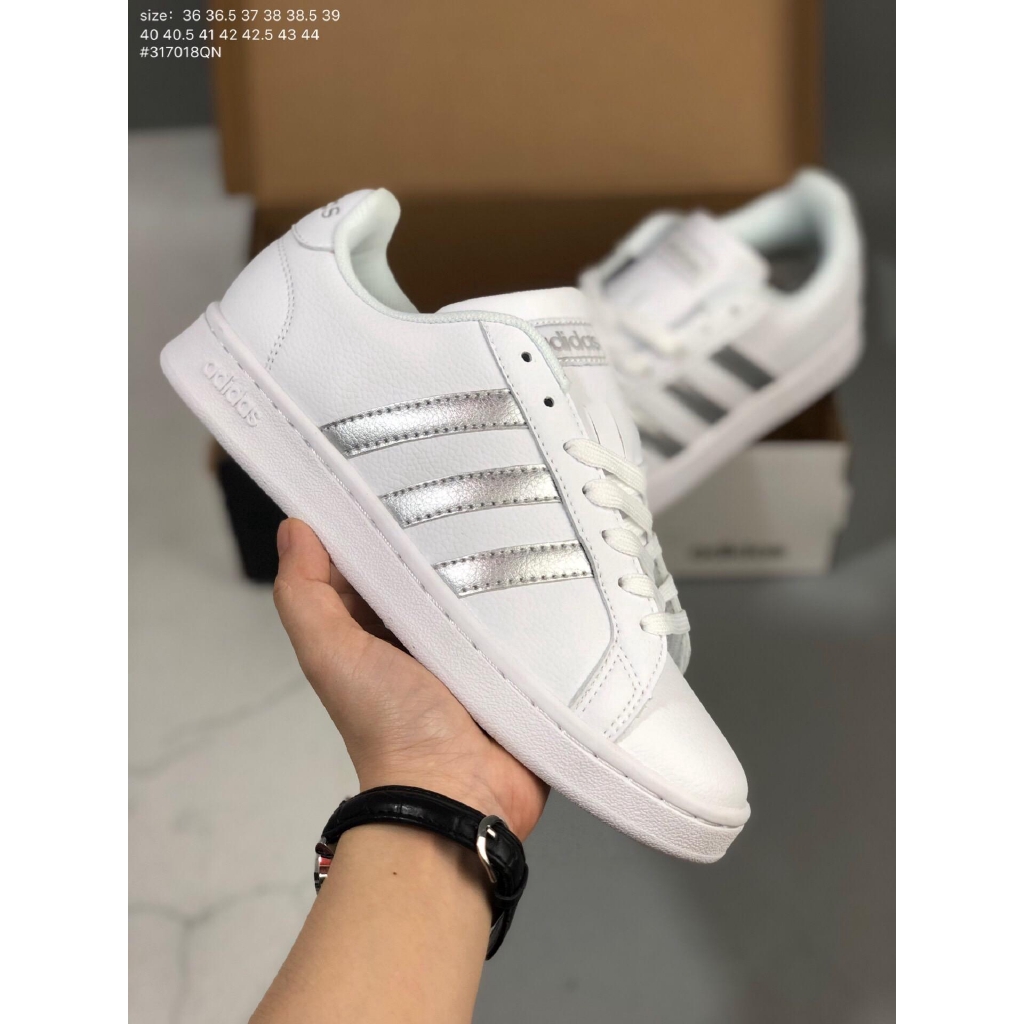 sneakers adidas putih