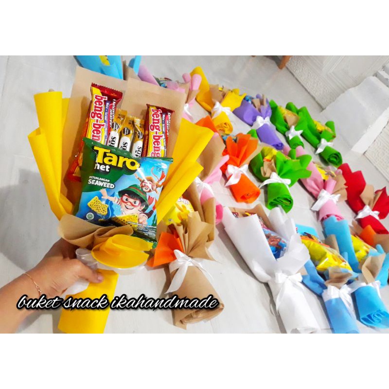 

Buket snack/ buket wisuda jajan Buket murah snack