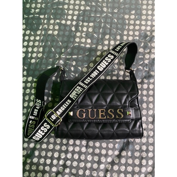 TAS GUESS PRELOVED