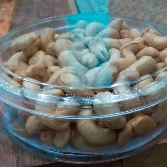 

KACANG MEDE (METE) SUPER - toples