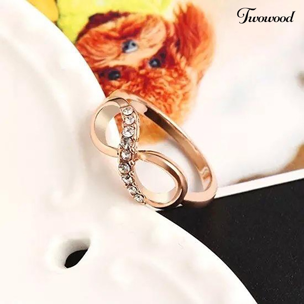 Cincin Desain Infinity 8 Aksen Zircon Untuk Wanita