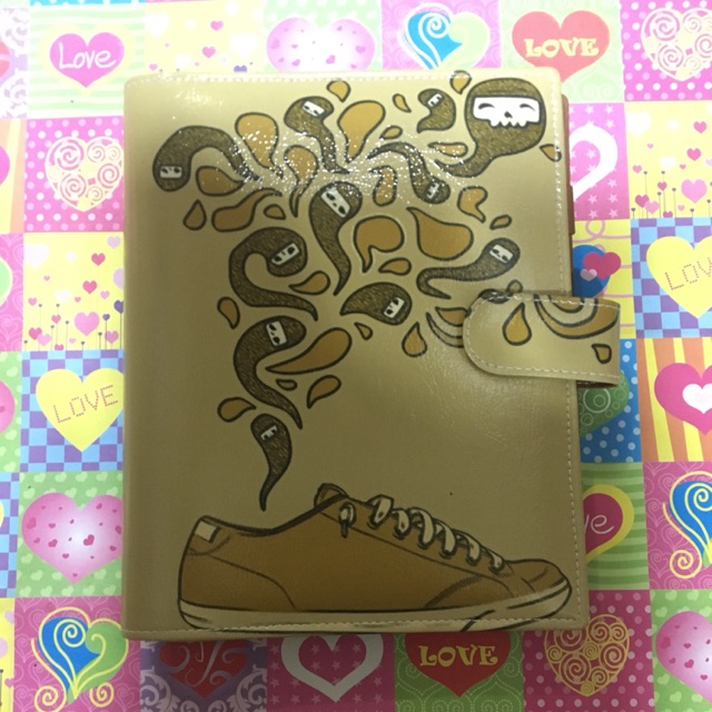 

Binder Printing Sepatu Cokelat
