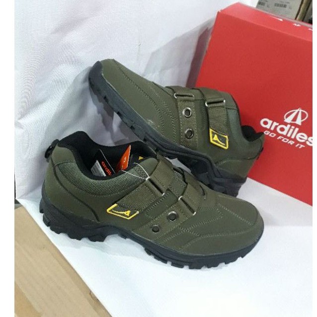 sepatu gunung perekat Ardiles villabassa original sepatu hiking