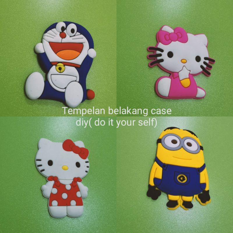 Tempelan boneka timbul di Belakang case hp