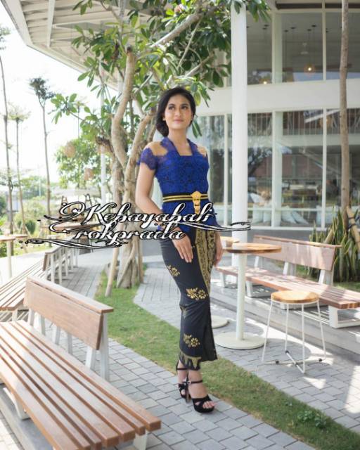 Set kebaya bali modifikasi