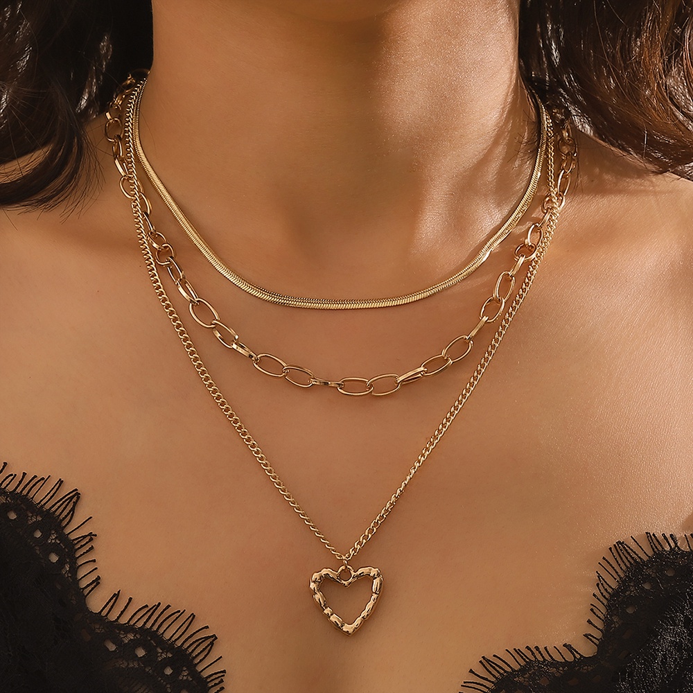 Kalung Rantai Choker Multilayer Liontin Kunci Hati Warna Emas Gaya Vintage Untuk Wanita