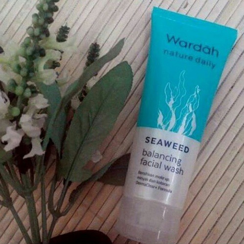 Wardah Seaweed Balancing Facial Wash