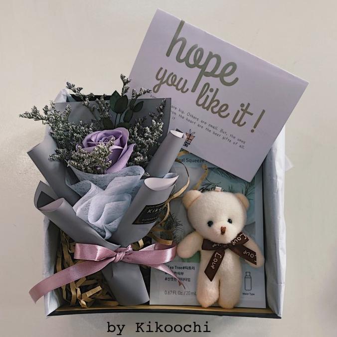 

Kikoochi Abby - Hadiah Kado Ulang Tahun Wanita Istri Anniv Wisuda Cewe