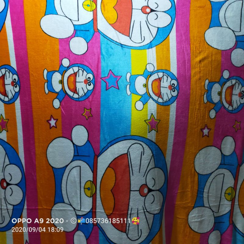 SELIMUT BULU KARAKTER DORAEMON