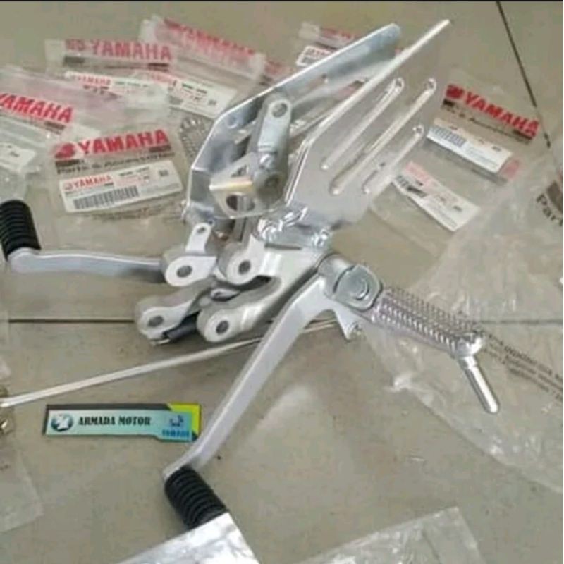 PAKET FOOTSTEP DEPAN KOMPLIT YAMAHA R15 ORIGINAL