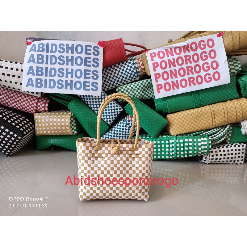 Ready tas souvenir anyaman plastik kaca 9x20 random