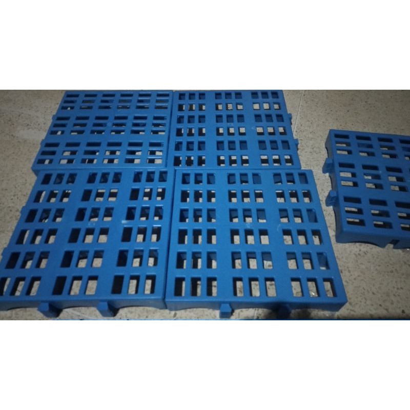 FOOTREST ALAS TATAKAN KANDANG PALET 20X20 CM KELINCI ANJING KUCING-1