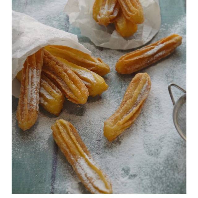 

Churros by Evellyne Kitchen