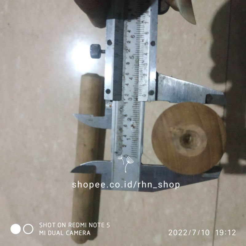 kayu jati bubut bulat 30mm panjang 25cm