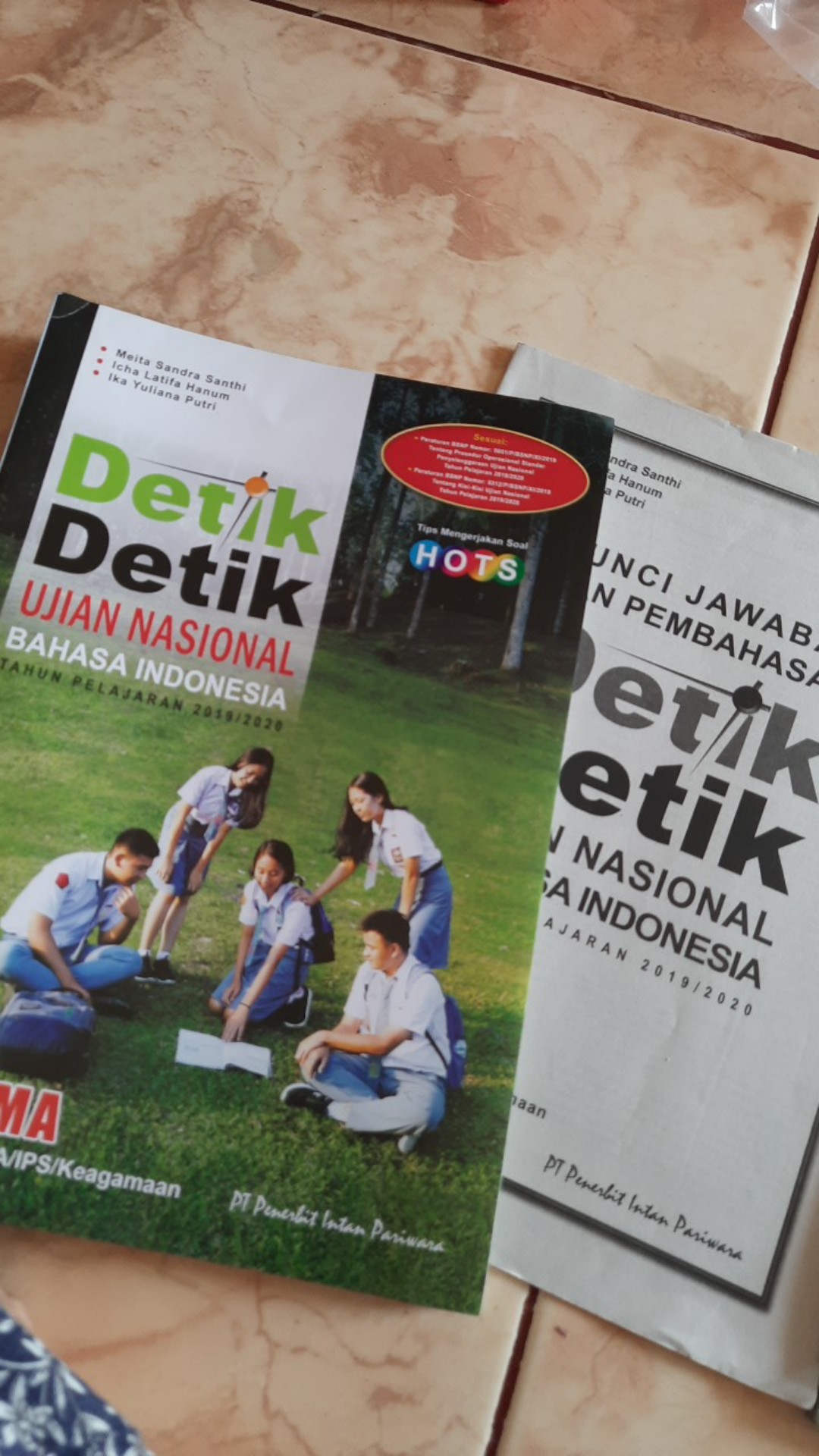 Terbaru Buku Detik Detik Un Bahasa Indonesia Sma 2020 Plus Kunci Jawaban Shopee Indonesia