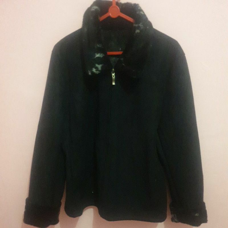 Jaket Beludru Hitam Preloved