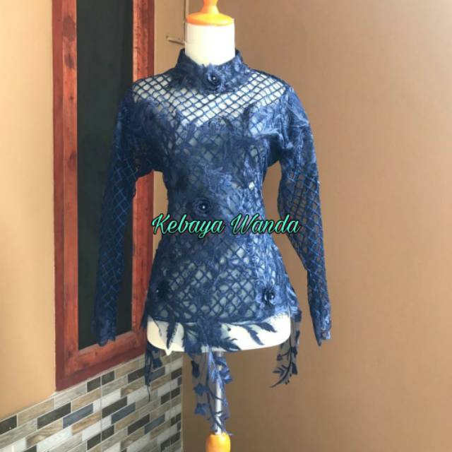 (PO) Kebaya Atasan Bunga 3D + Tulle Kotak / Kebaya Pengantin / Kebaya Wisuda Modern