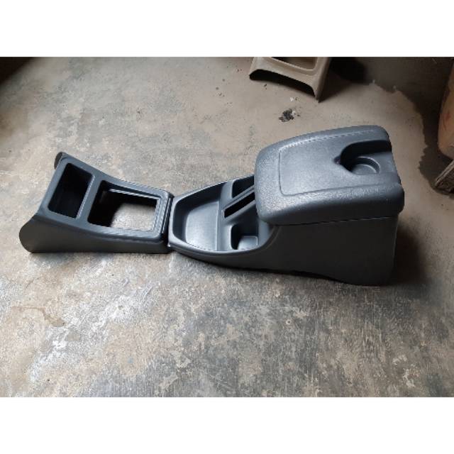 Consule box kijang kapsul thn 2003