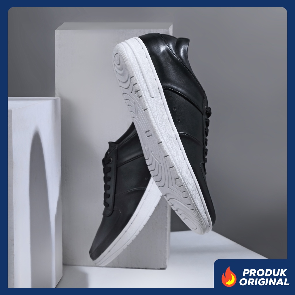 ADAPTIVE BLACK ORIGINAL x REYL MAN Sepatu Sneakers Hitam Putih Pria Kets Tali Casual Jalan Santai Main Nongkrong OOTD Distro Kondangan Undangan Sekolah Kuliah Kerja Fashion Sport Footwear Semi Kulit Premium Big Size Ukuran Jumbo 44 Keren Terbaru Kekinian