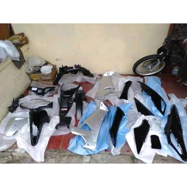 Cover full body supra x 125 lama-old silver hitam