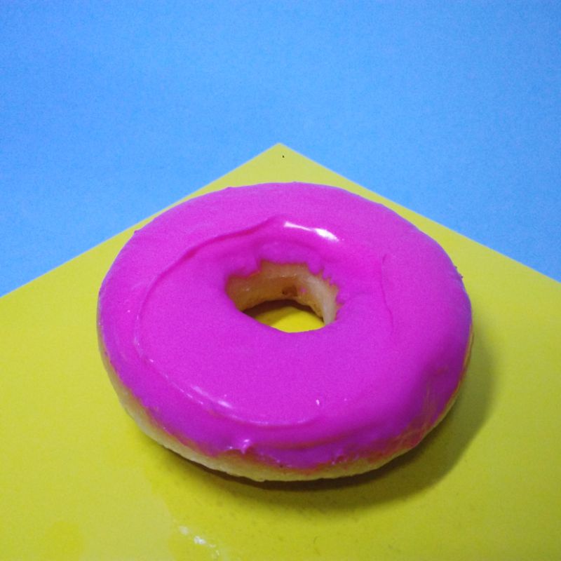 

Donat Strawberry Glaze