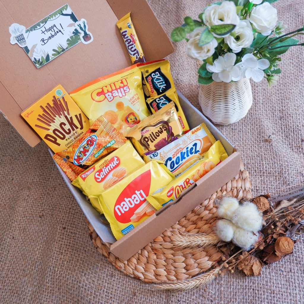 

SNACK BOX MEDIUM / HAMPERS SNACK / GIFT BOX SNACK / SNACK ULANG TAHUN ANAK / PARCEL / KADO WISUDA