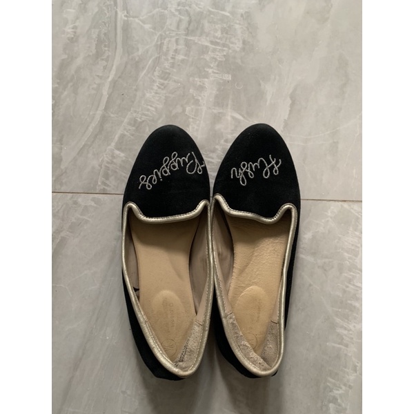 Preloved flat shoes hush puppies