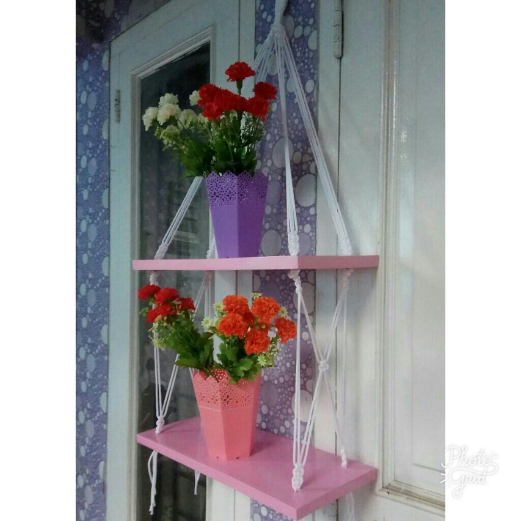 Rak Dinding Gantung Kayu Multifungsi Dua Susun Vintage Pink Tali Putih