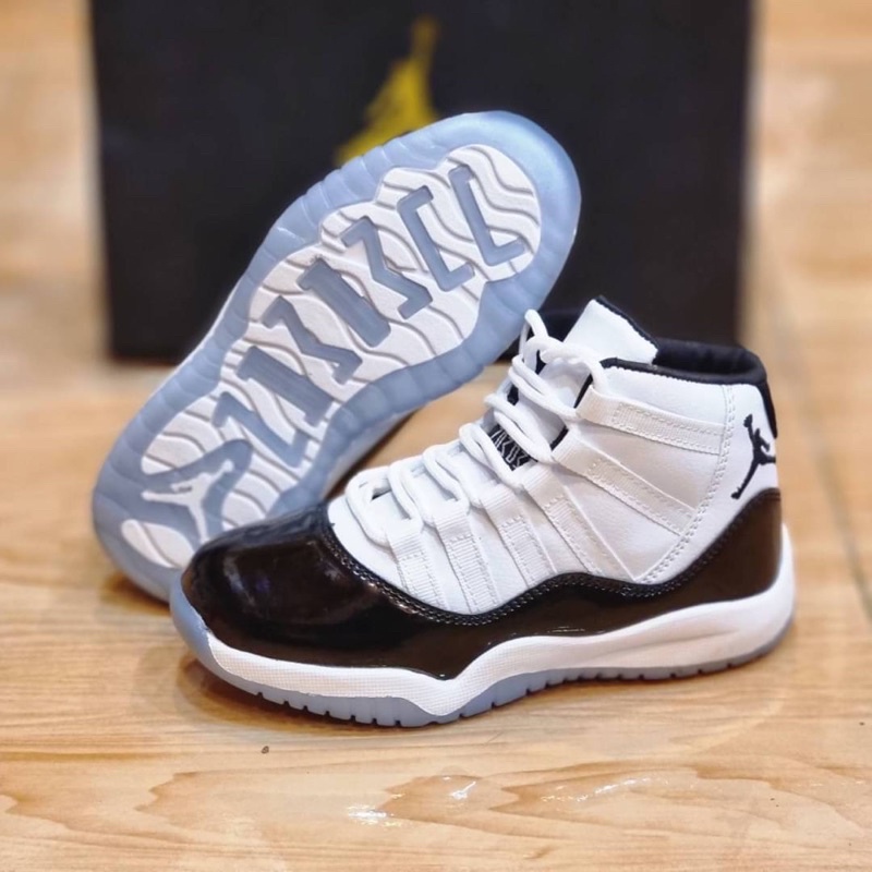 Sepatu nike air jordan 11 impor black white kids sepatu basket anak