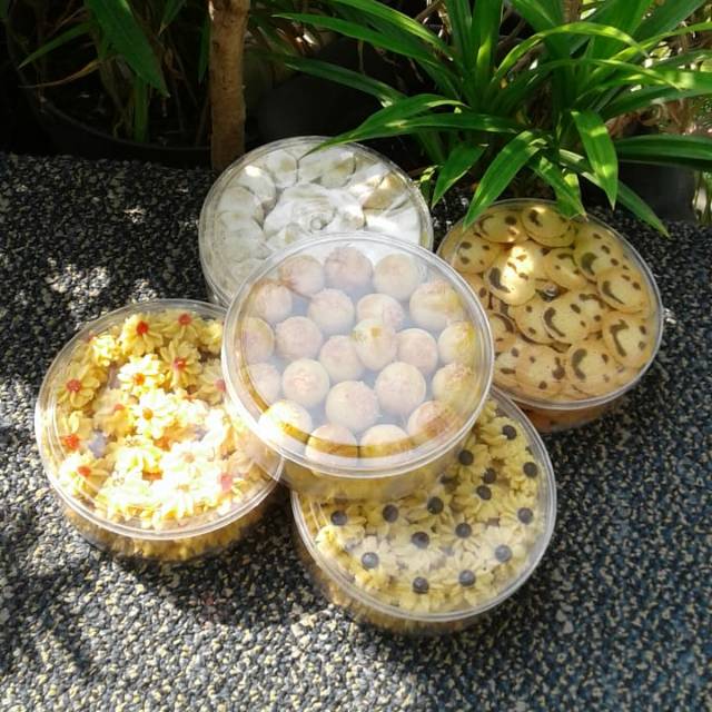 

Aneka Kue Kering 500 gram