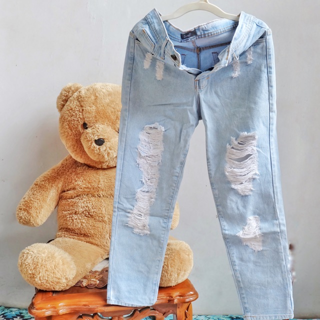 Boyfriend Jeans Benefit (Lokal Brand)