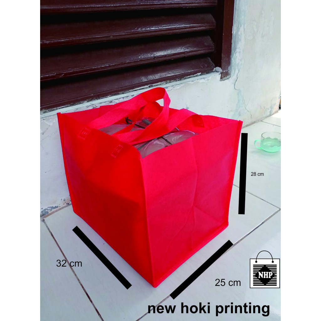 

TAS KAIN SPUNBOND GOODIE BAG UKURAN 32 X 25 X 28 BUAT NASI KOTAK BESEK HAJATAN ULANG TAHUN kantong