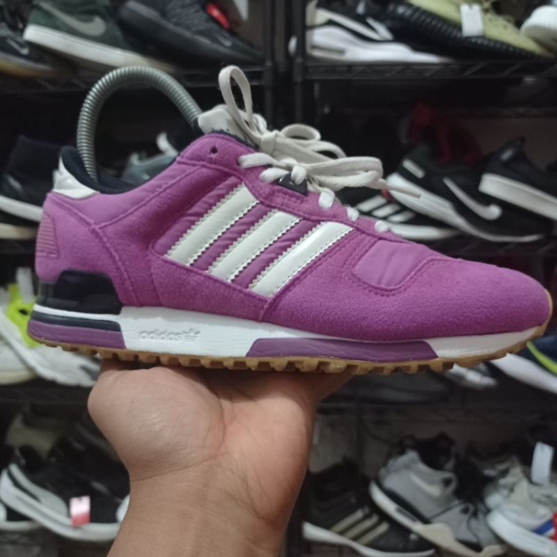 Sale... Adidas ZX 700 W Size 37⅓ (230 mm)