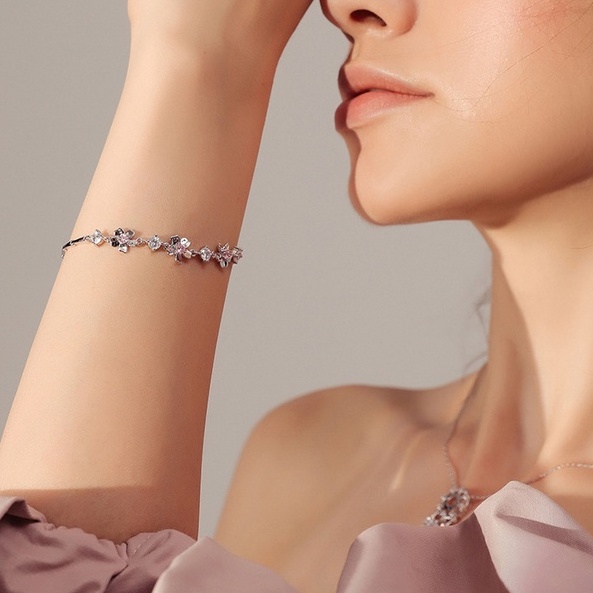 Gelang titanium wanita Gelang Muda dan Modis 2023 Model Baru yang Bikin Kamu Beda dari yang Lain! Populer di INS dan TikTok, Lebih Keren dari Pandora, APM dan AWNL!